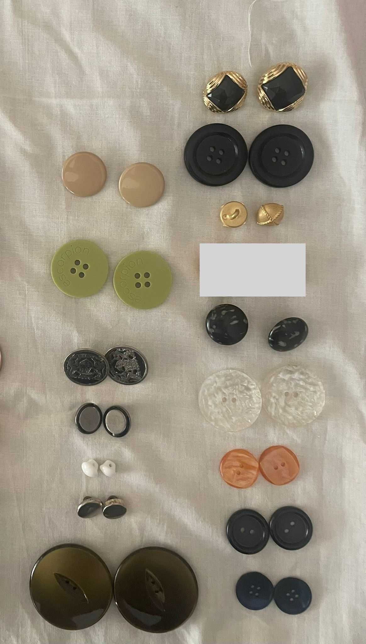 Botões de diversas cores e tamanhos