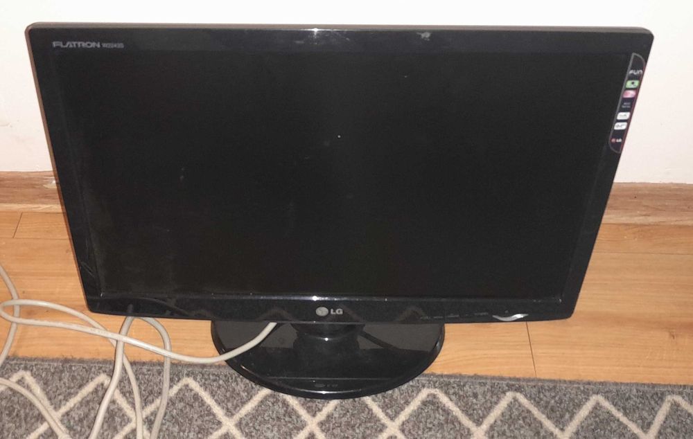 Monitor LG na kabel VGA