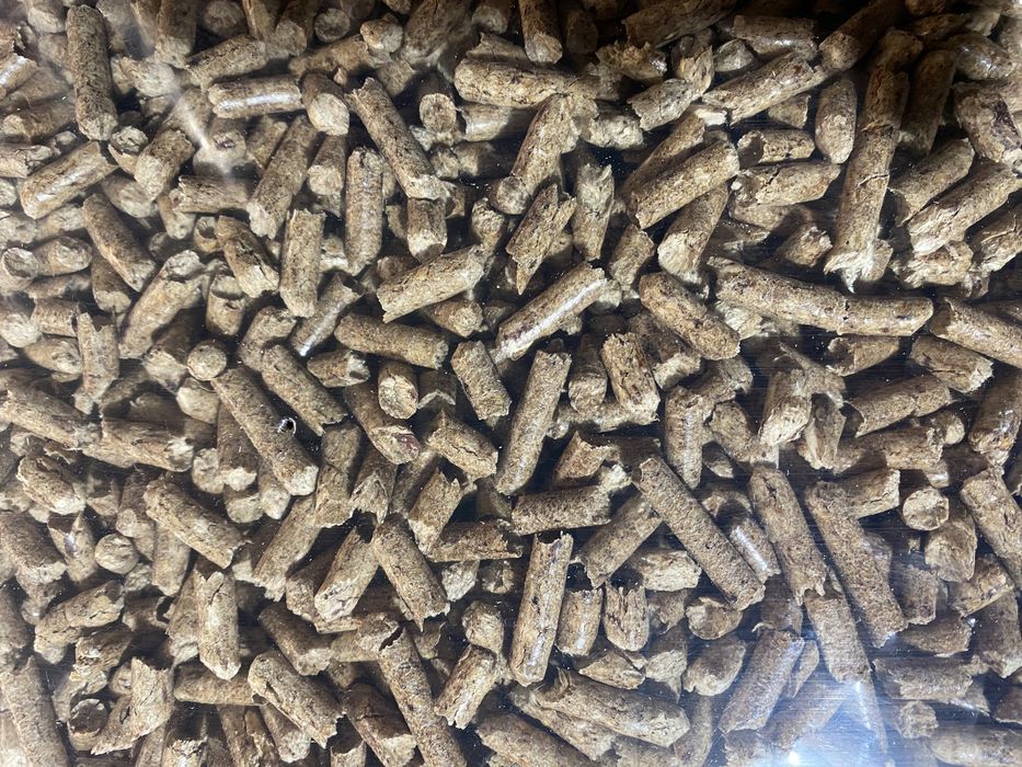 Pelet sosnowy 100% czysta trocina sosna Certyfikat EN plus