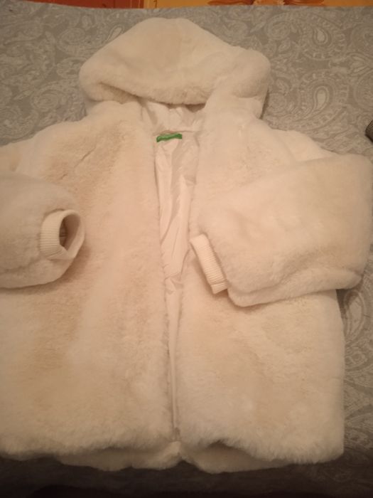 Casaco de criança 8/10 anos ,Benetton em pêlo com capuz, nunca usado