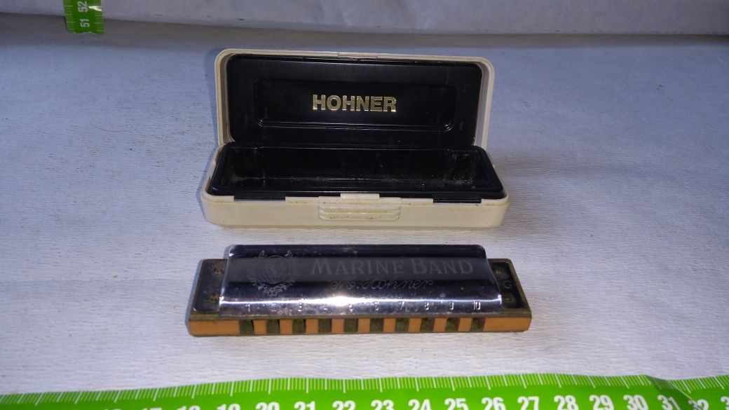 Organki Hohner w pokrowcu w cenie 300 zł.