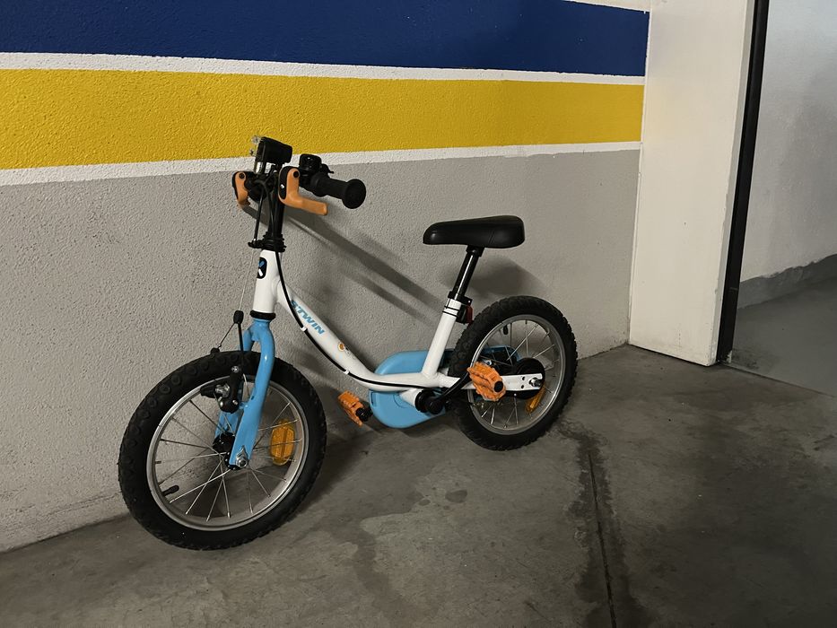Bicicleta B-twin 14” - com rodinhas
