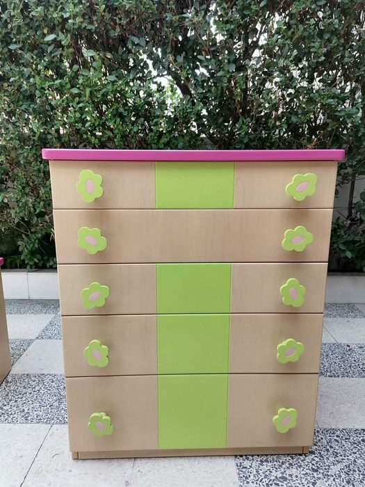 Cómoda + Mesinha de Cabeceira Menina