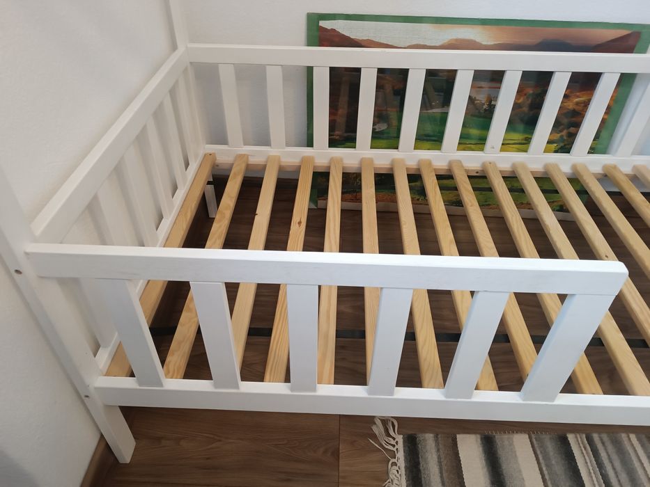 Łóżeczko dziecięce domek biale
