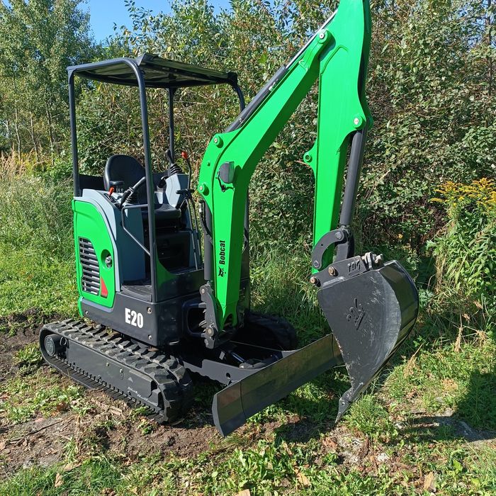 Послуги міні екскаватора Львів та район.