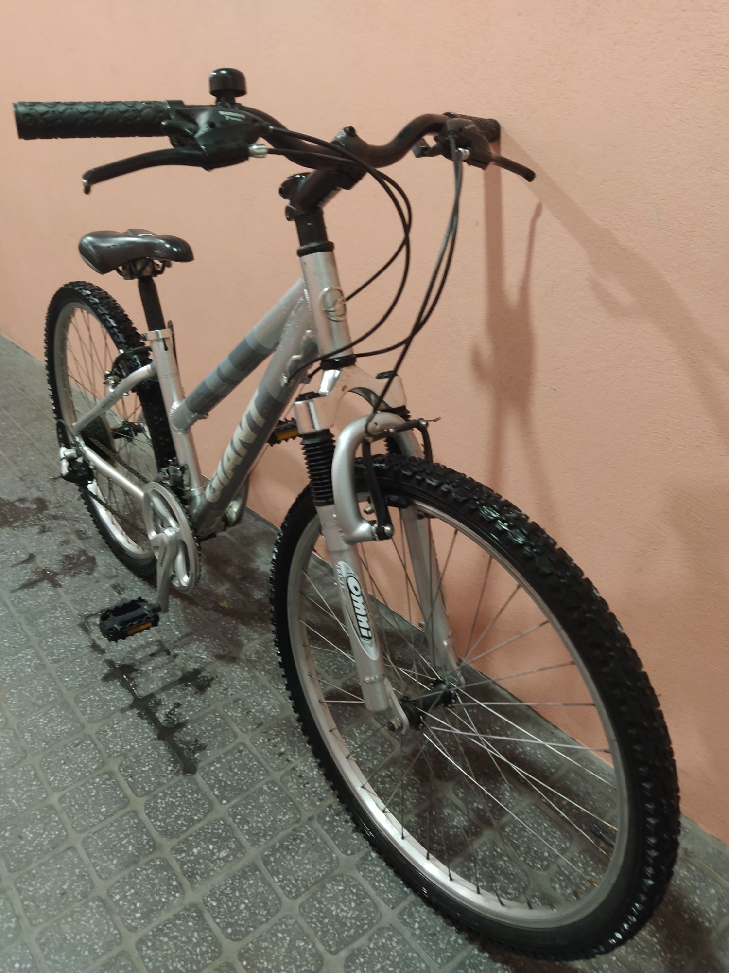 Bicicleta GIANT Alumínio BTT - Excelente Estado