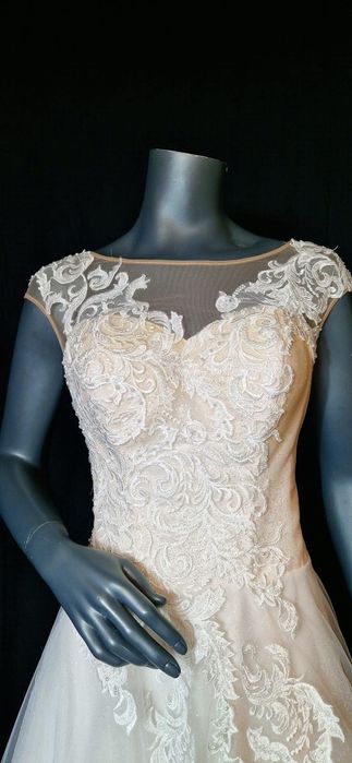 Вечірні (весільні)/ випускні сукні