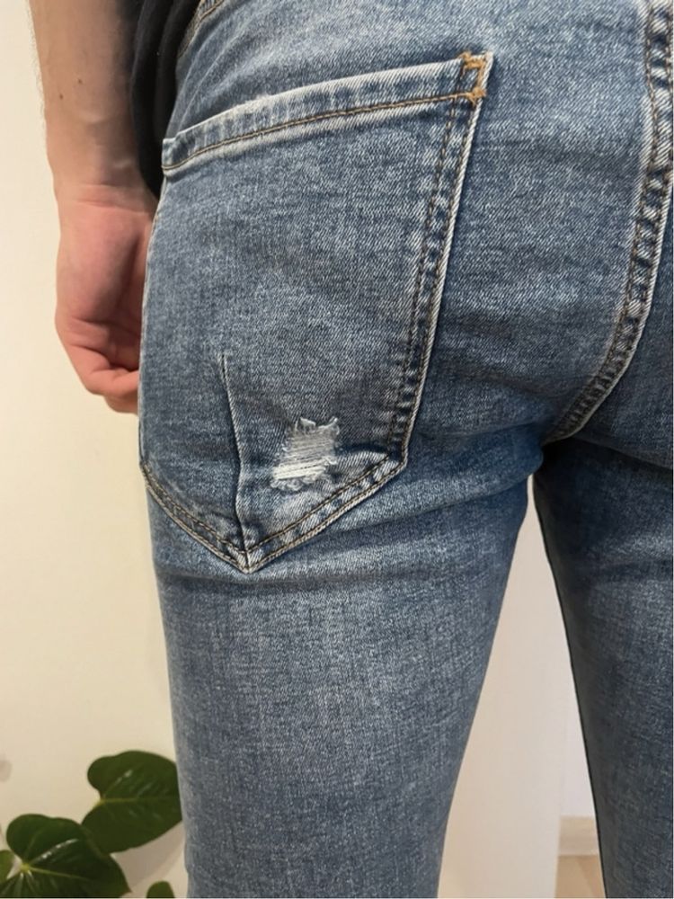 Męskie spodnie jeansowe Bershka, rozmiar XS