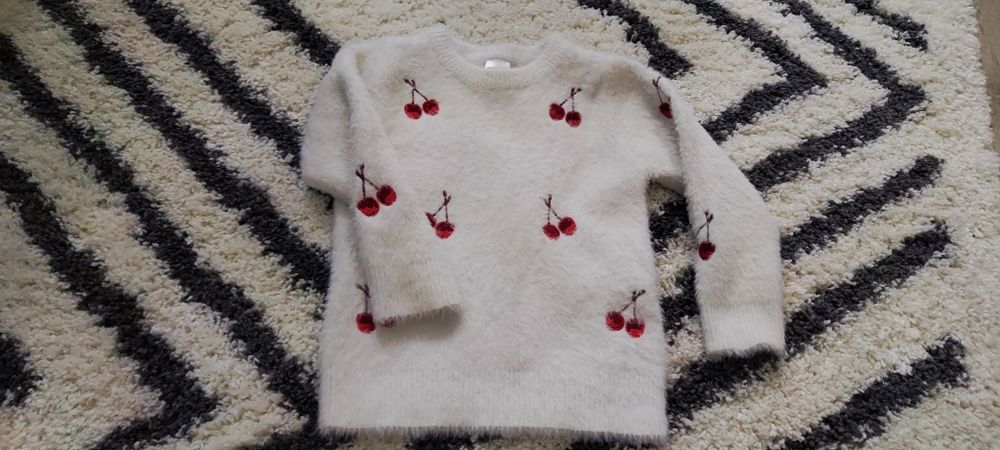 Продам ботинки зимние на девочку + свитер