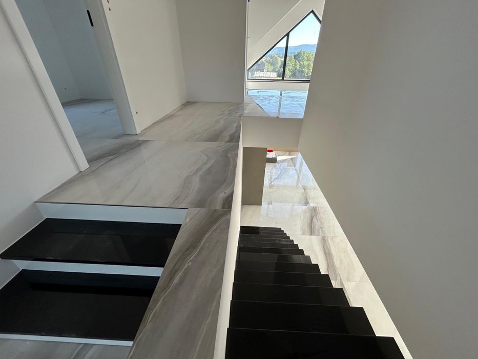 Nowoczesny dom w pięknej i spokojnej okolicy