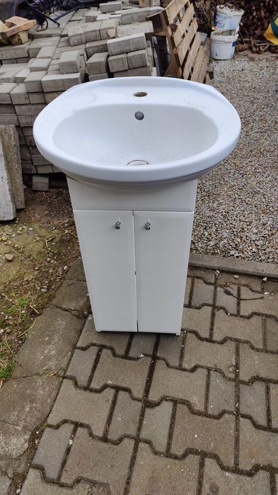 Szafka z umywalką cersanit