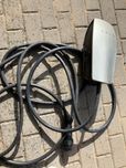 Cargador Tesla avariado