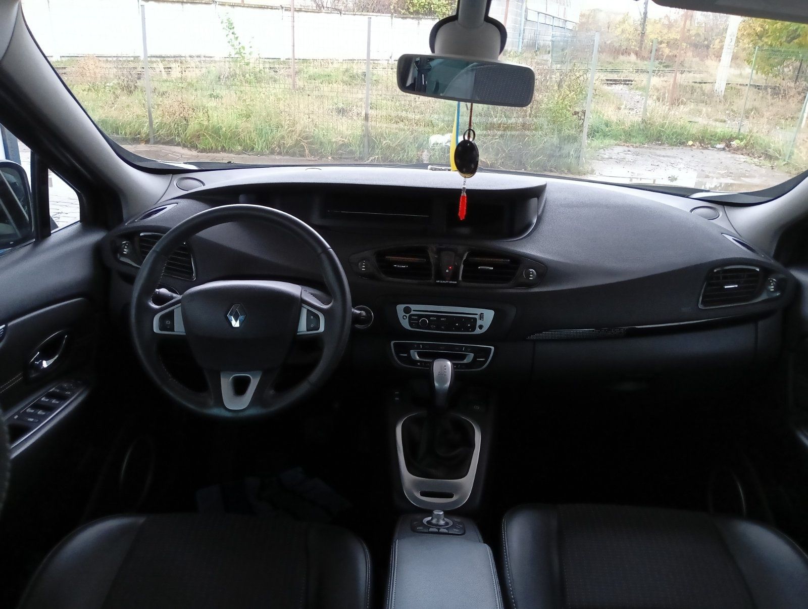 Продам Renault Grand Scenic 2012