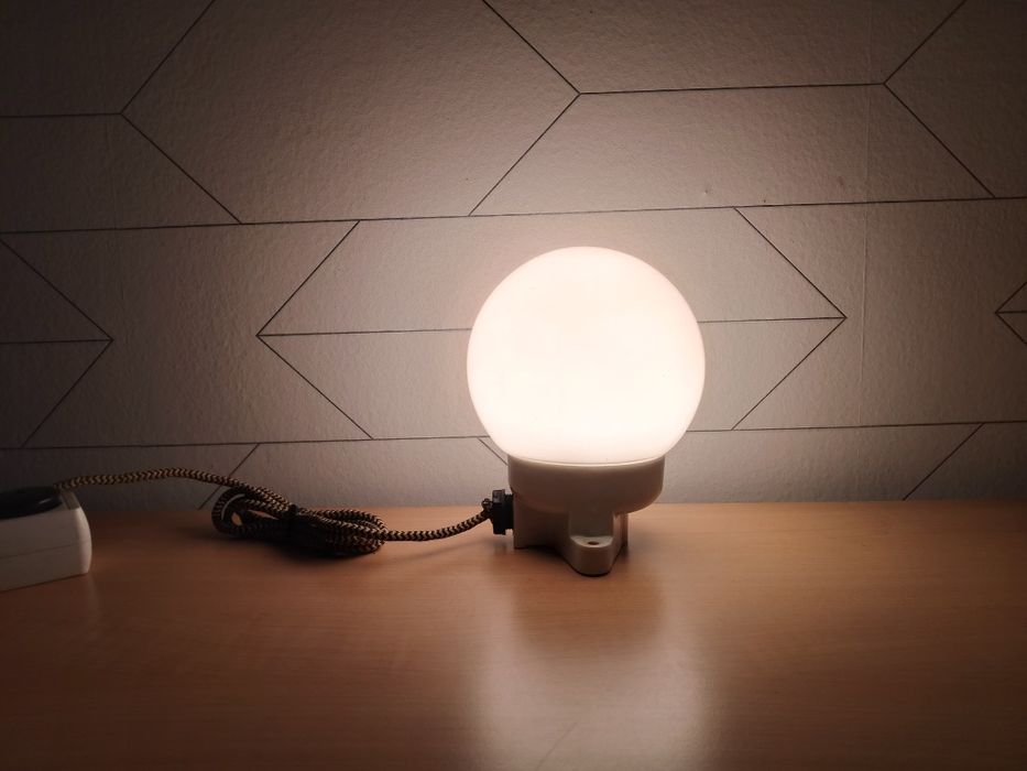 Kinkiet w stylu Bauhaus ceramika/szkło z czasów PRL