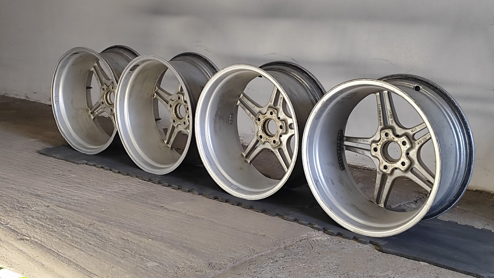 Felgi Racing Dynamics RD2 19" 4x8,5J