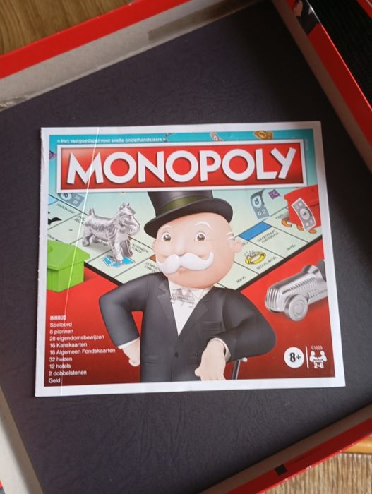 Jogo Monopoly – Edição Clássica (Como Novo)