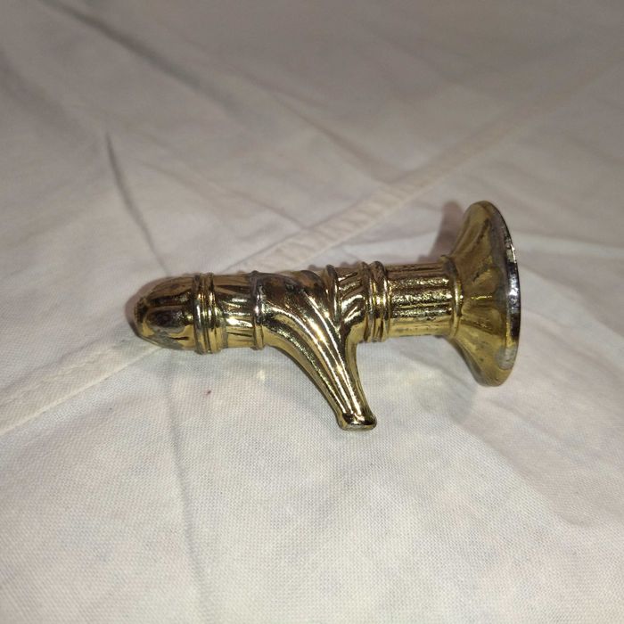 Мініатюрні іграшкові фігурки: перечниця, кран-колонка, Англія