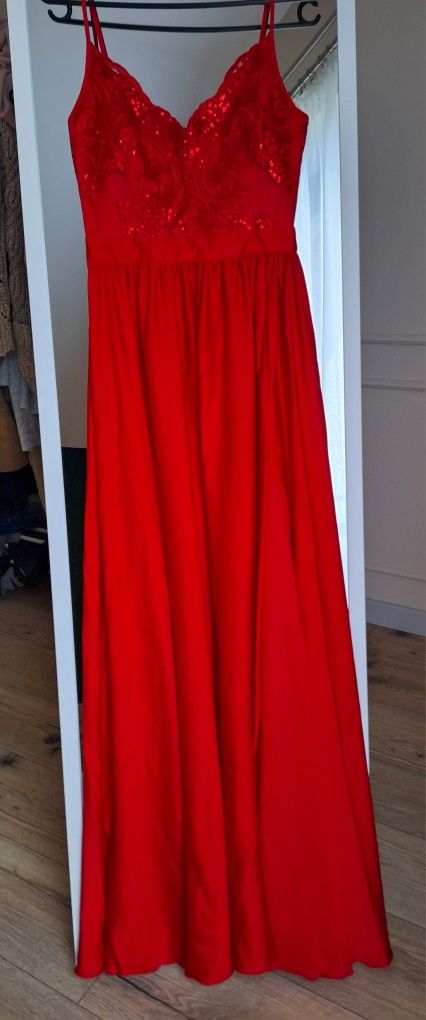 Piękna czerwona długa sukienka na ramiączkach emo rozmiar S
