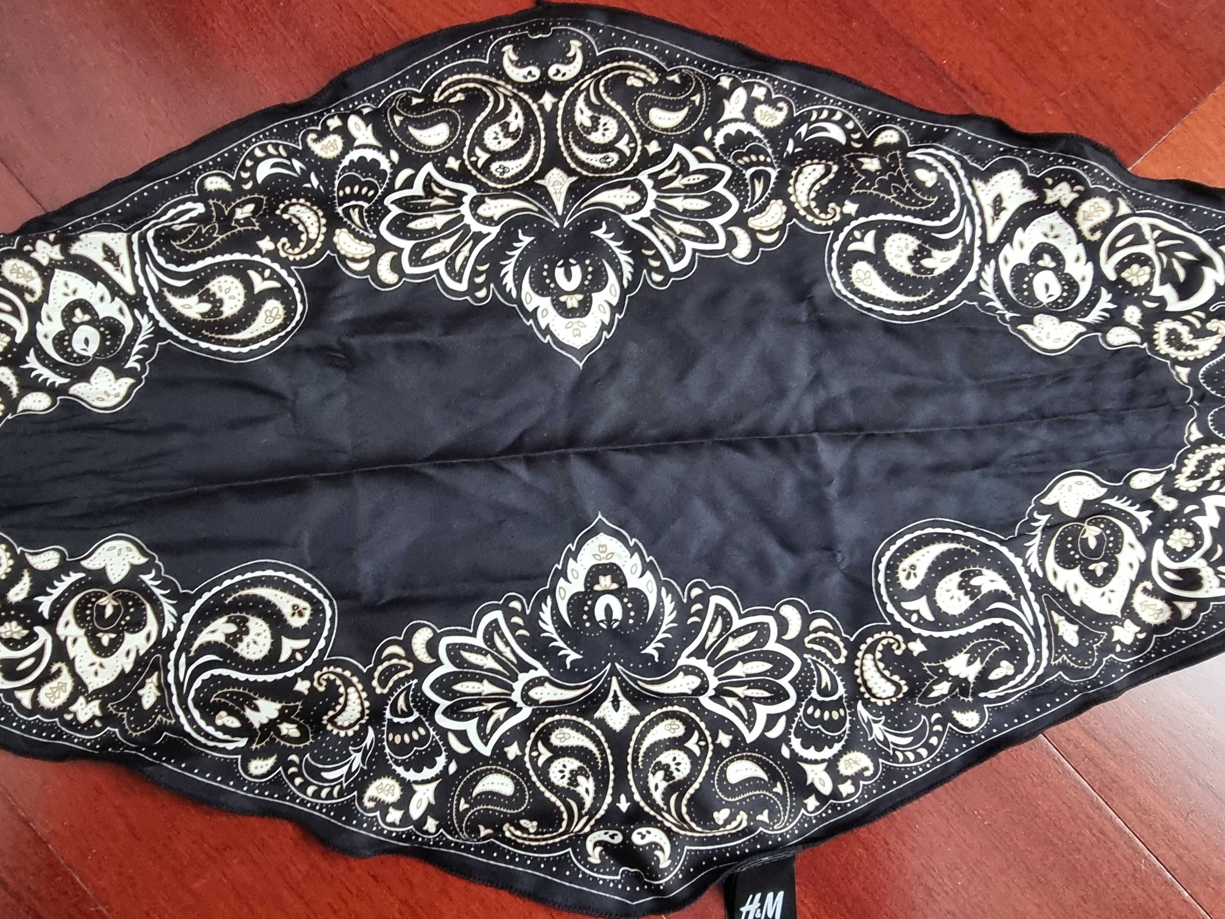 Lenço para o cabelo/ bandana preta com padrão H&M - nunca usada