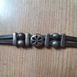 Pulseira de couro castanha c/flor