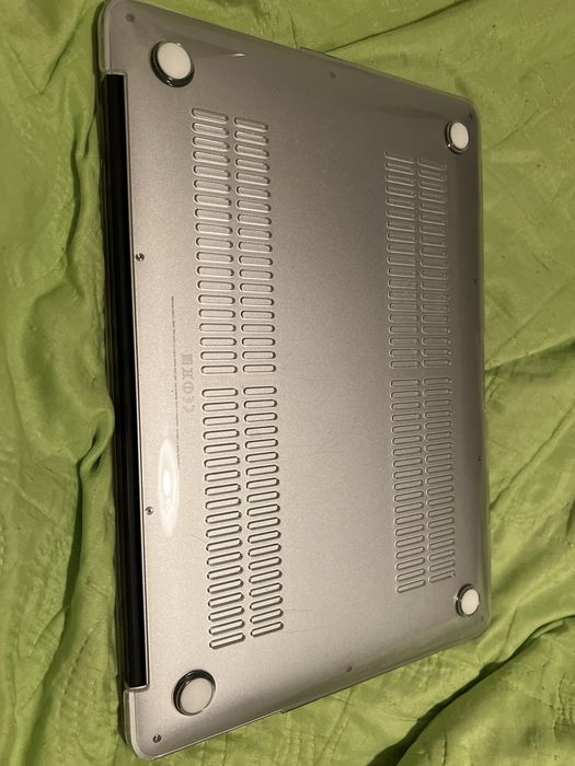 MacBook Air 13.3” 2017 - i5 / 8GB RAM / 1TB NVMe / Bateria nova
