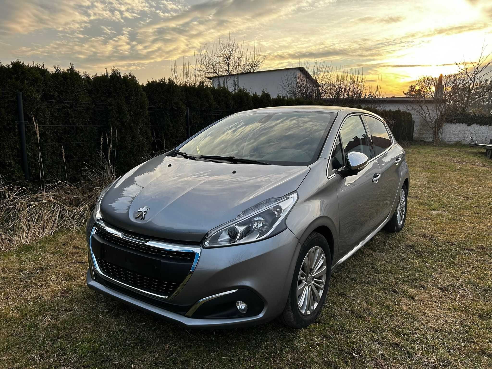 Peugeot 208 Puretech 82 5D 2019