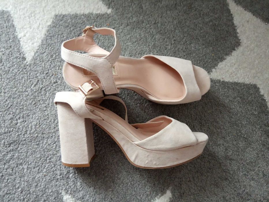 Eleganckie letnie buty