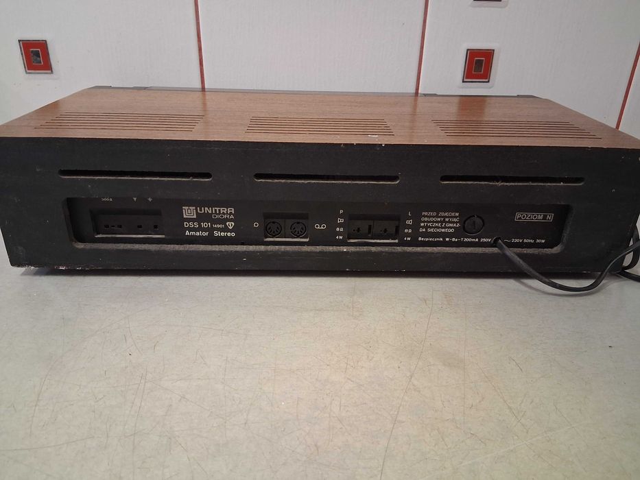 Kultowy odbiornik radiowy Amator.