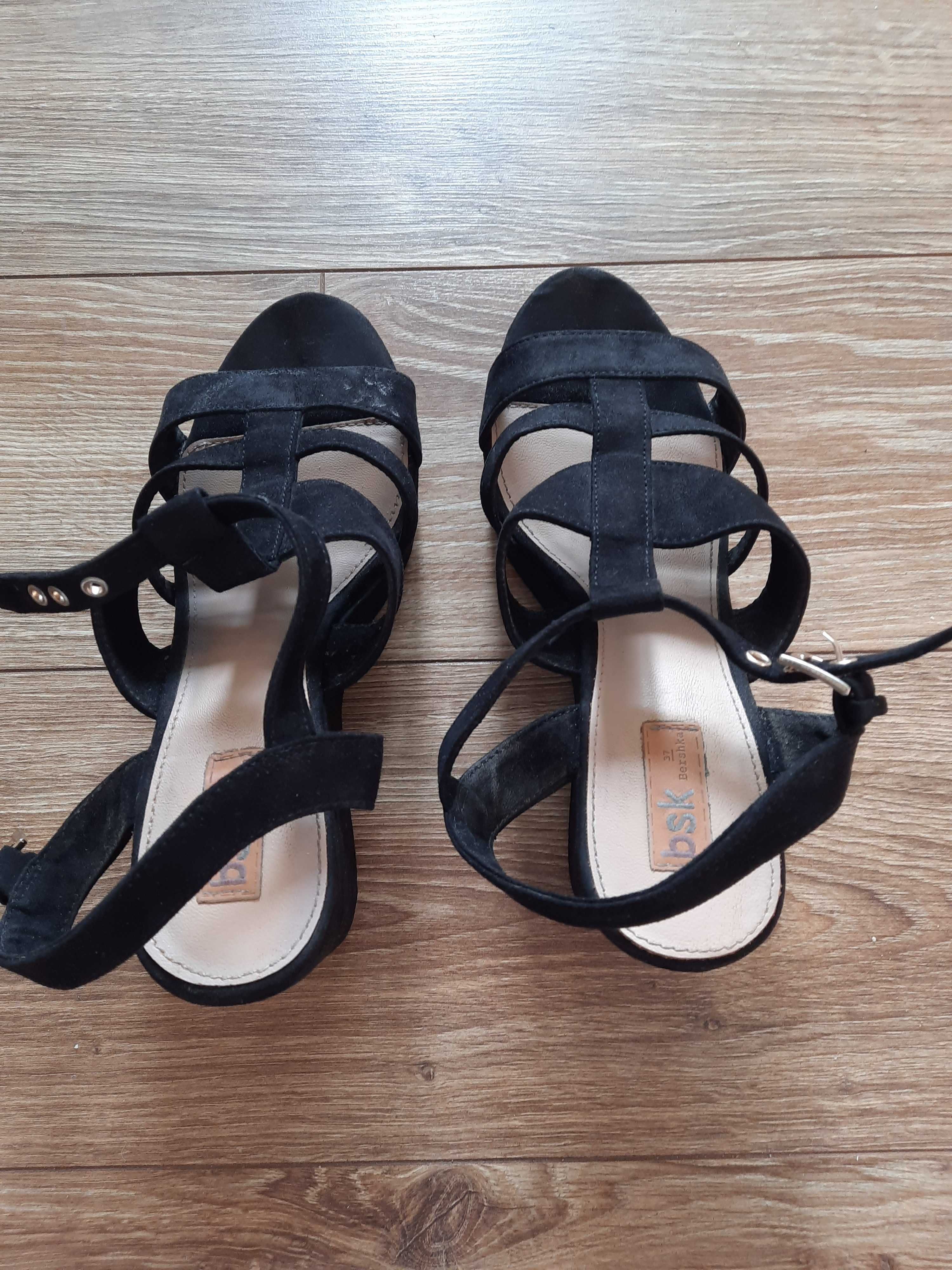 Buty na koturnie Bershka rozmiar 37