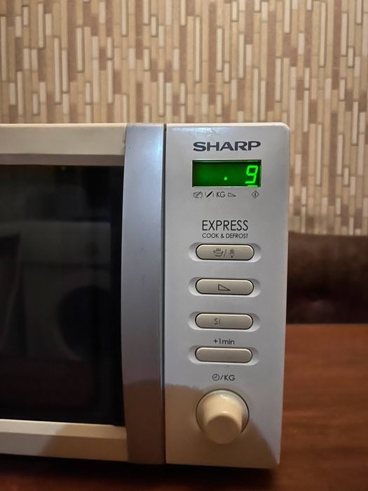 Микроволновка Sharp, в хорошому стані