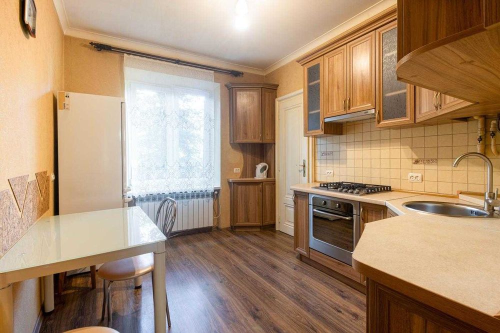 2х кімнатна квартира вул.Київська, 77м, індивід.опалення