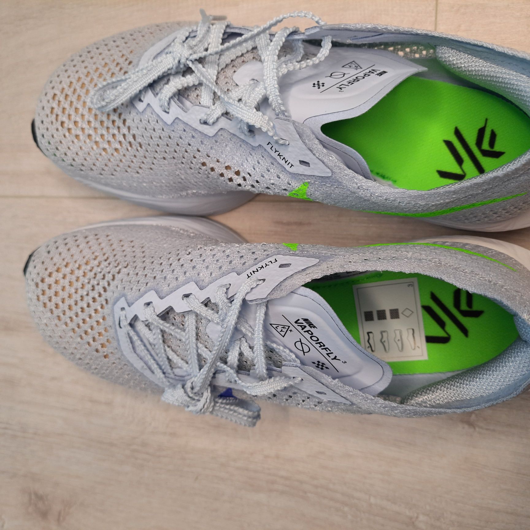 Оригінальні чоловічі кросівки NIKE VAPORFLY 3 ROAD RACING SHOES GREY D