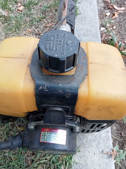 Máquina cortar mato