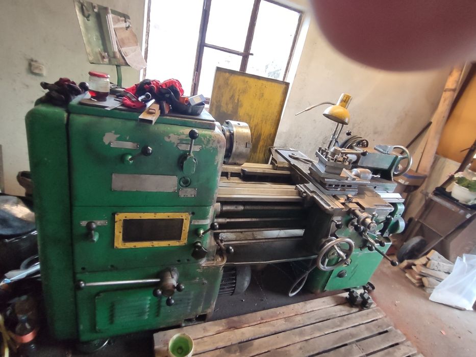 Tokarka  TUD 50/1000
długość toczenia 1000 uchwyt