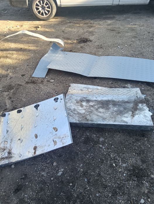 2 chapas para vedação com armação 2,70 comprimento por 1,5 altura