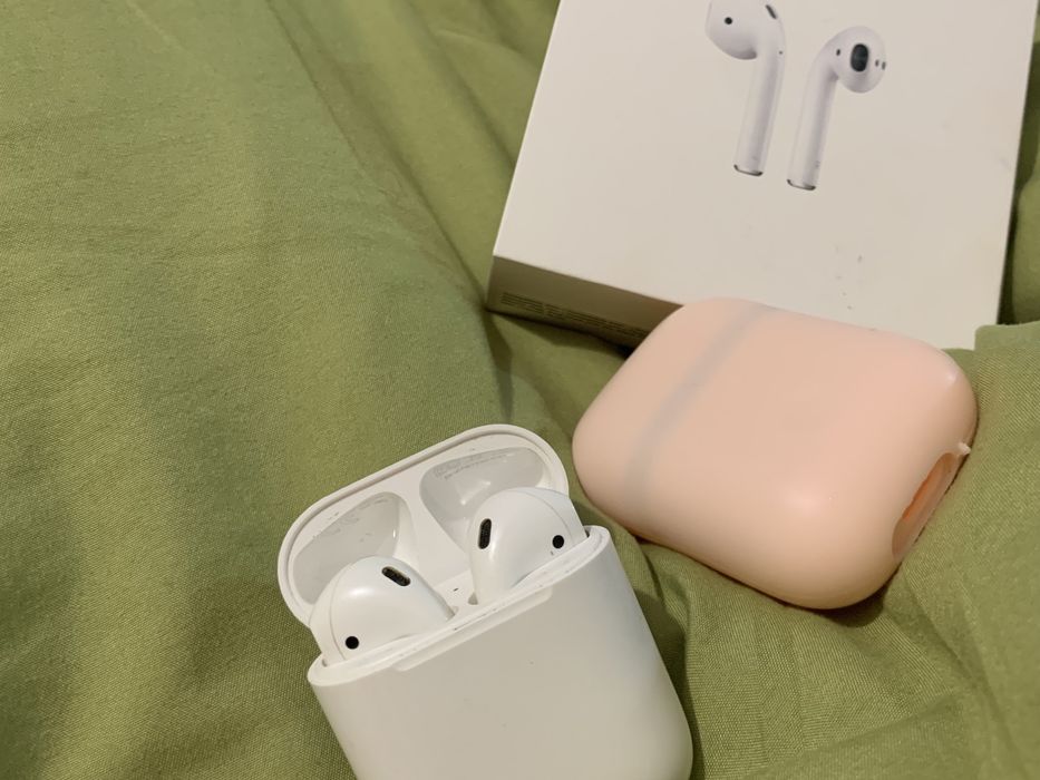AirPods плюс чехол