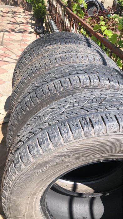 Резина,скаты,колеса,покрышки 265.65.17 nexen roadian