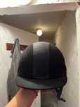 kask jeździecki.