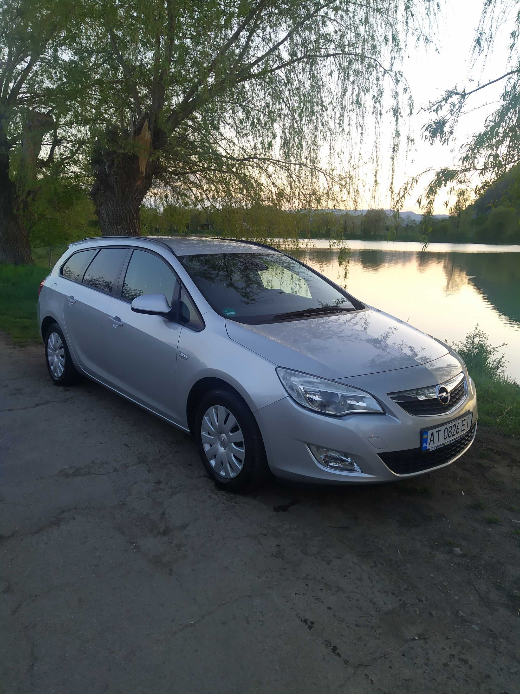 Продам Opel Astra J 1,4