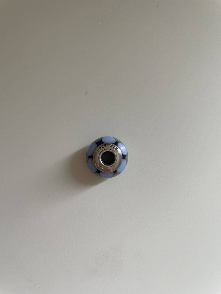 Pandora conta azul e verde