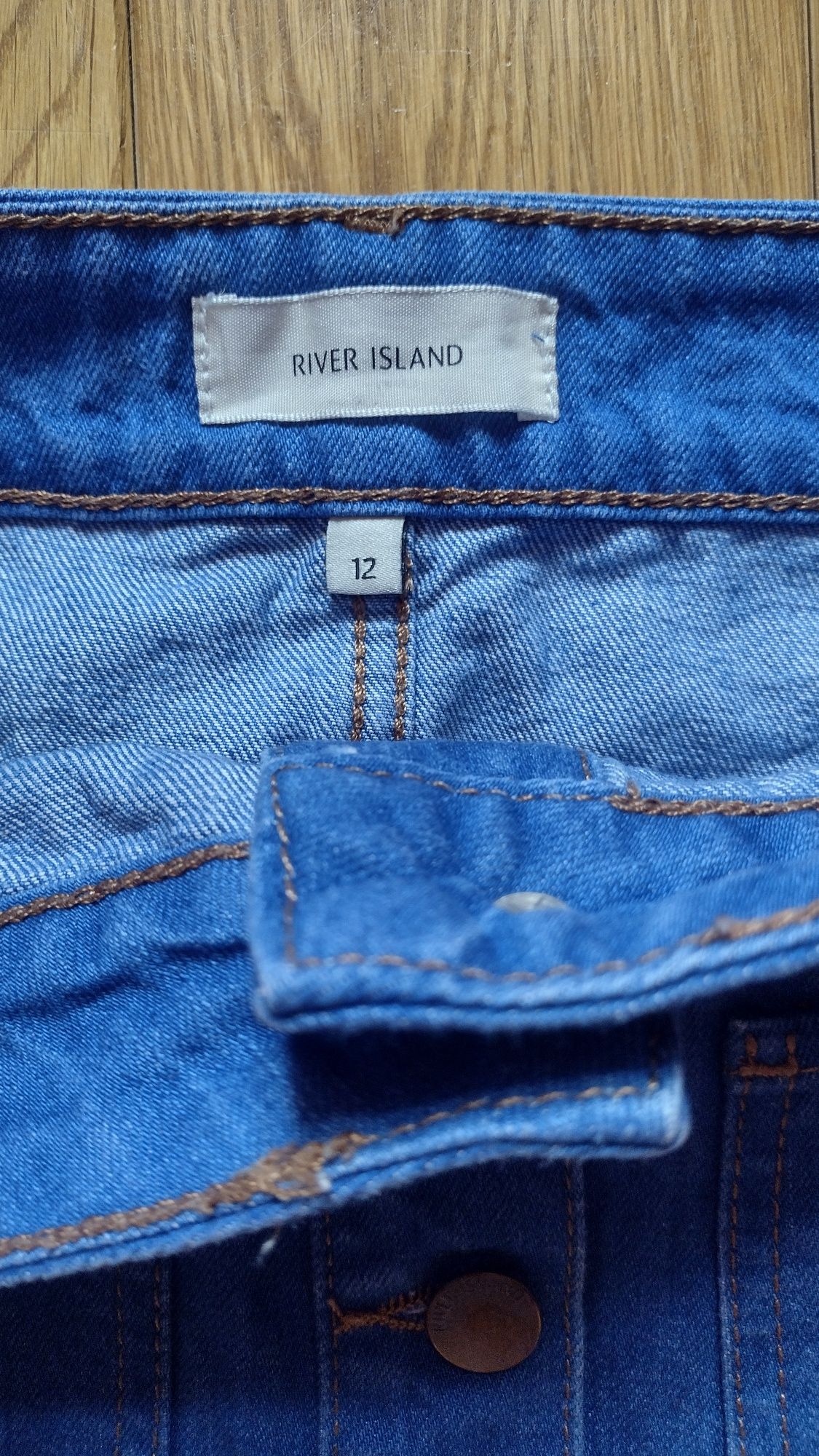 Яркая новая джинсовая юбка River island 12 размер