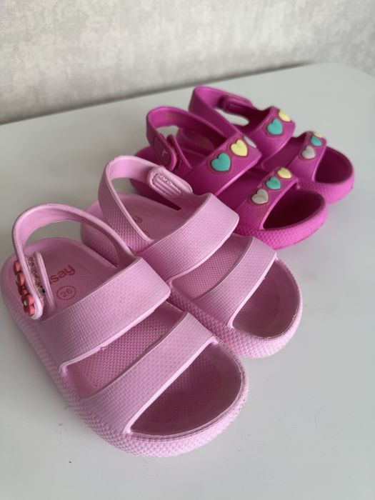 Дитяче взуття / сандалі 26 розмір