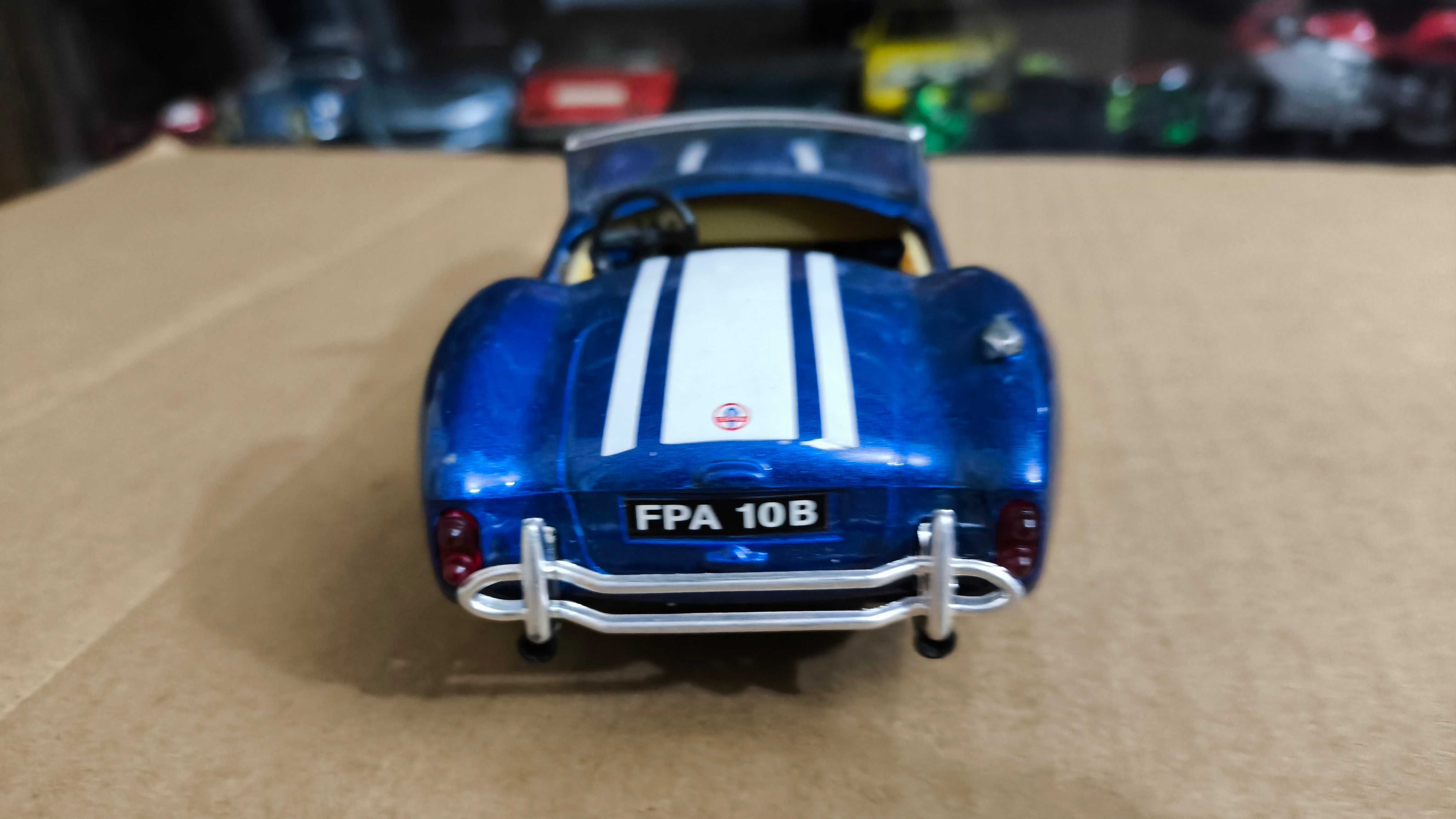 Машинка, модель, іграшка 1/24 Shelby Cobra Maisto