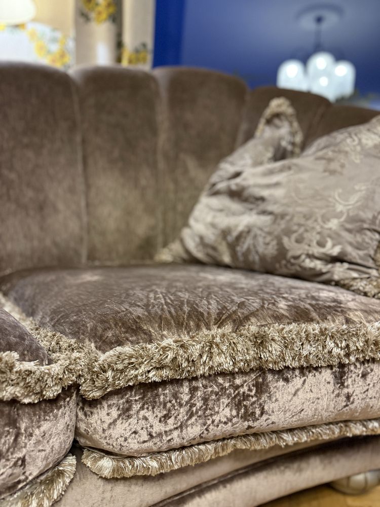 Włoska półokragla sofa
