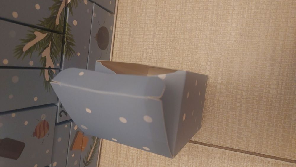 Przepiękny kalendarz adwentowy Pusty