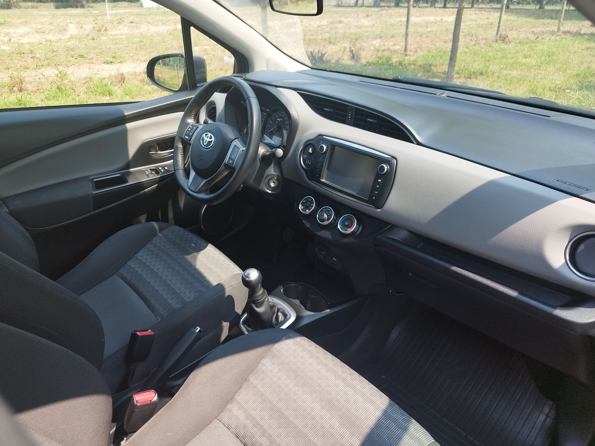 Toyota Yaris 1.0 gasolina 65000km 2016