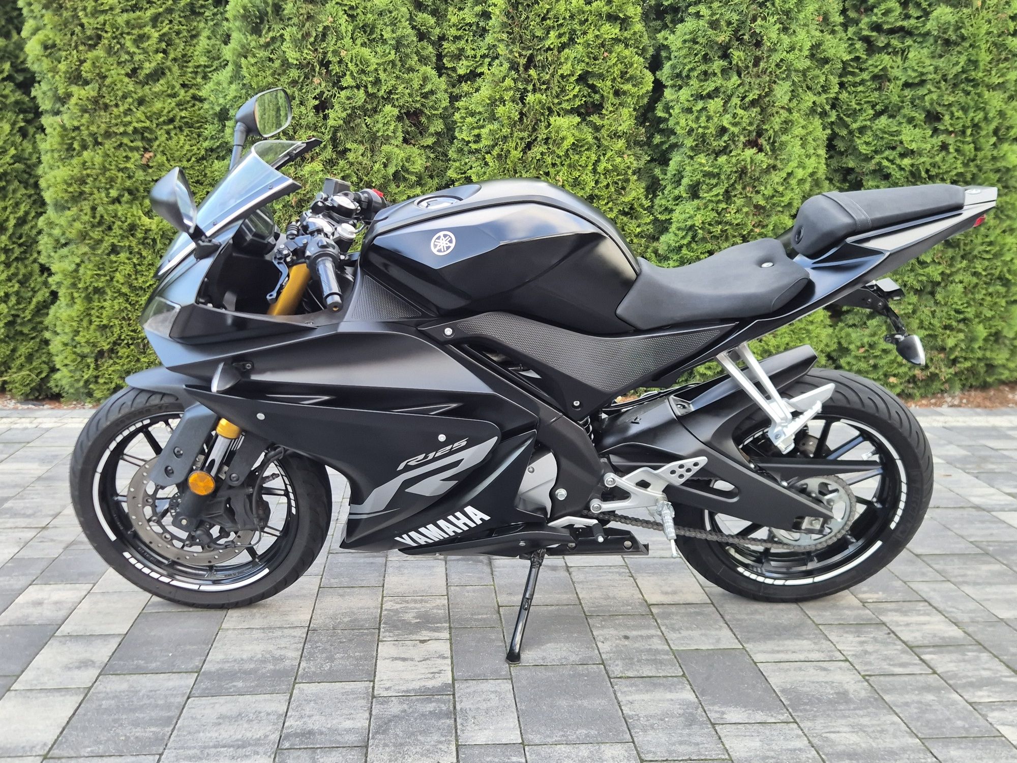 Yamaha YZF R 125 ABS Tech Black 2018r ZADBANA Kat B a1
