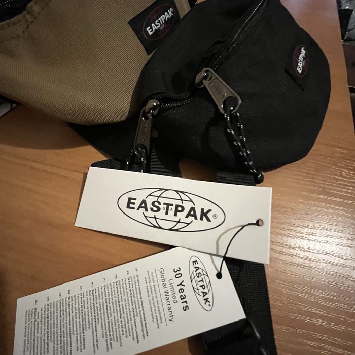 Поясна сумка Eastpak — практичний аксесуар для щоденного використання.