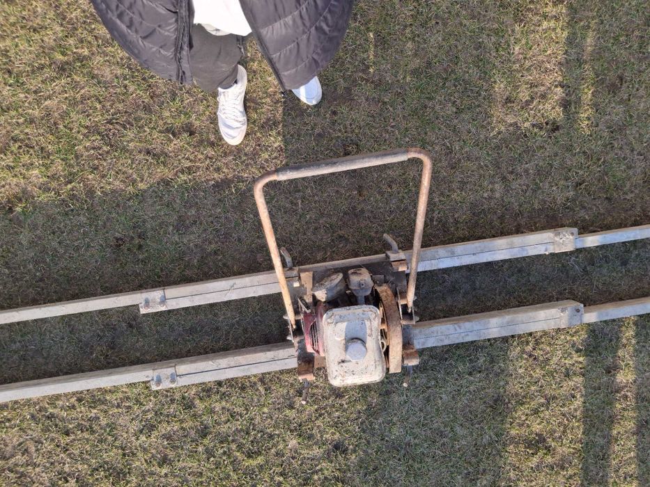 Listwa łata wibracyjna dwóprofilowa regulowana