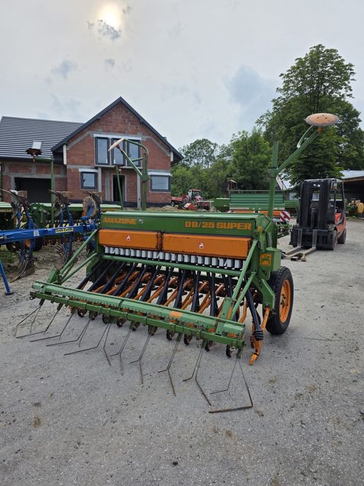 Witam posiadam na sprzedaż siewnik Amazone D8 Super szerokość 2.5m